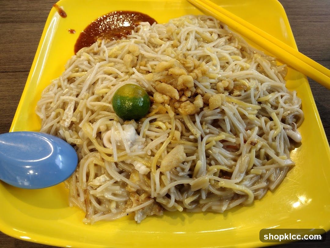 Noodles with Chili Sauce and Lime