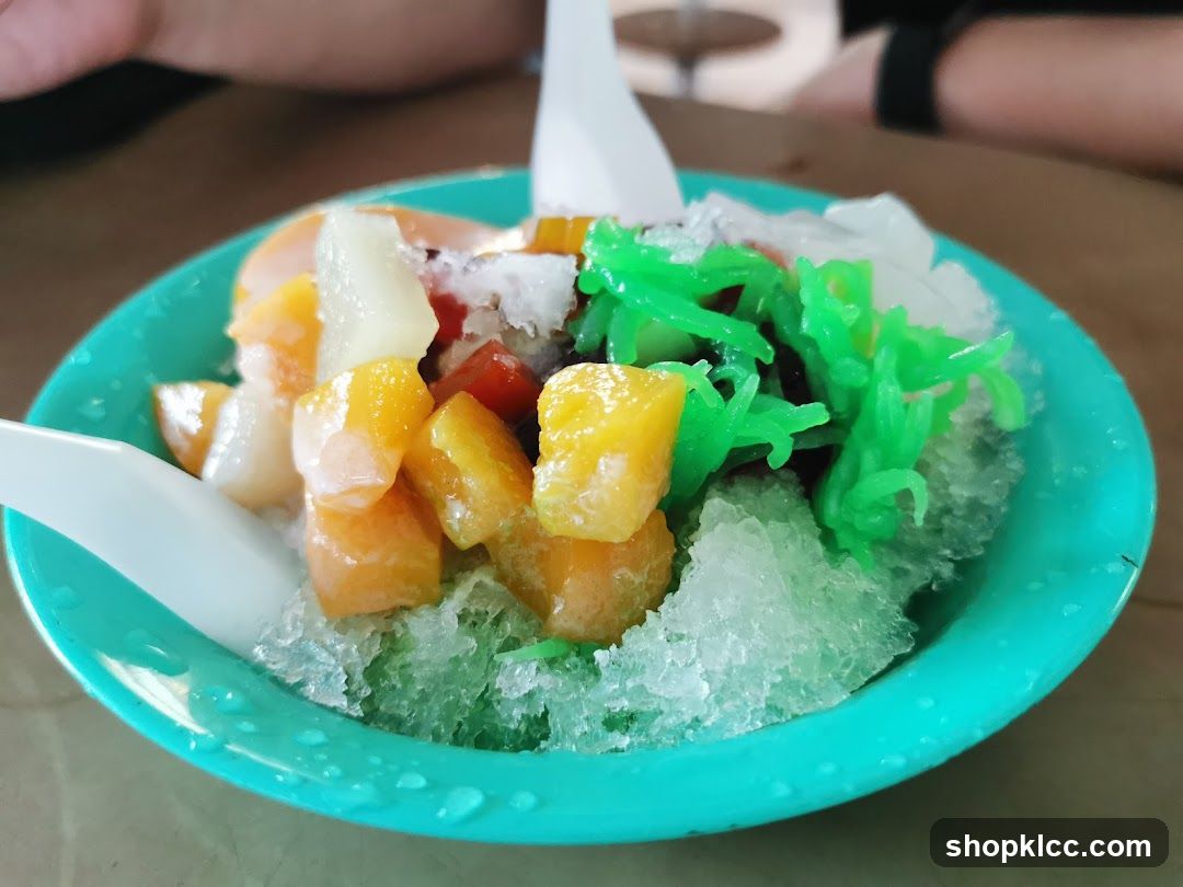 Dessert with shaved ice and fruit