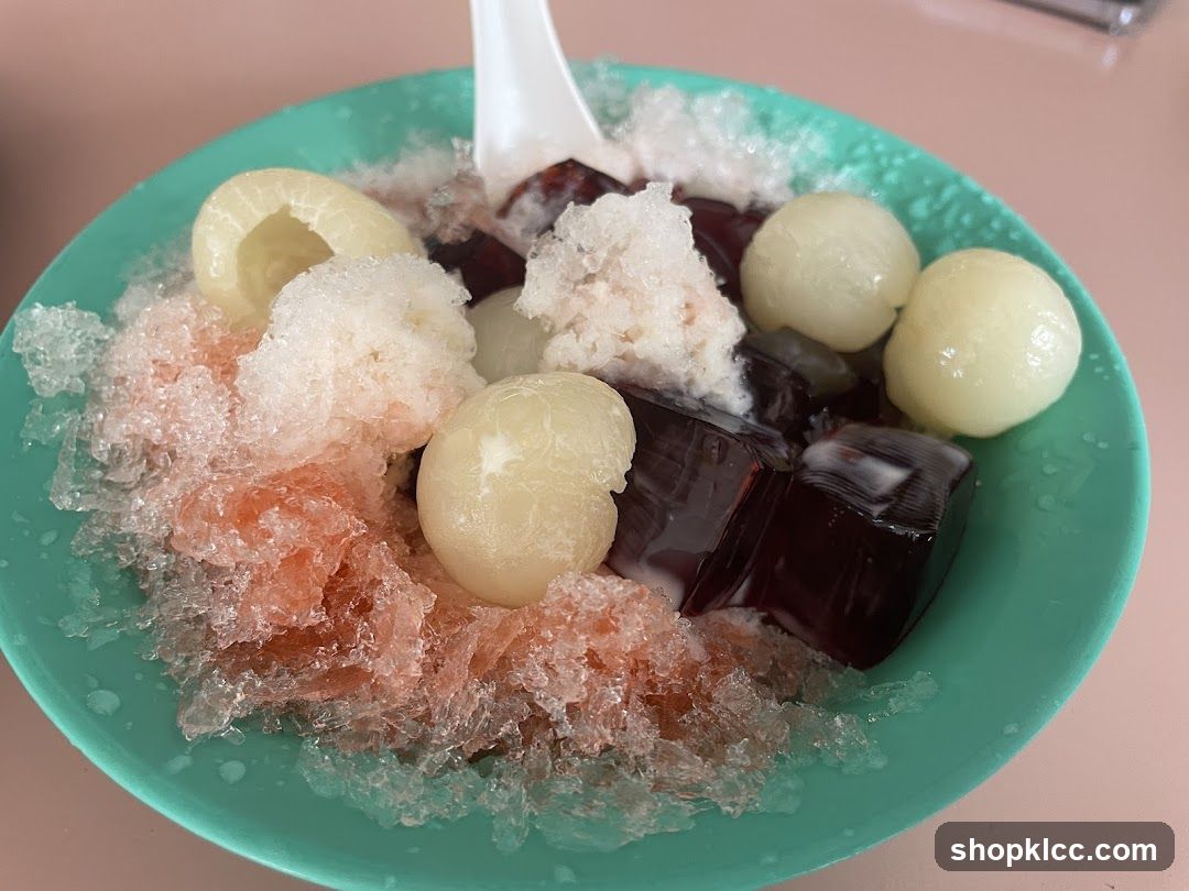 Dessert with shaved ice and fruit