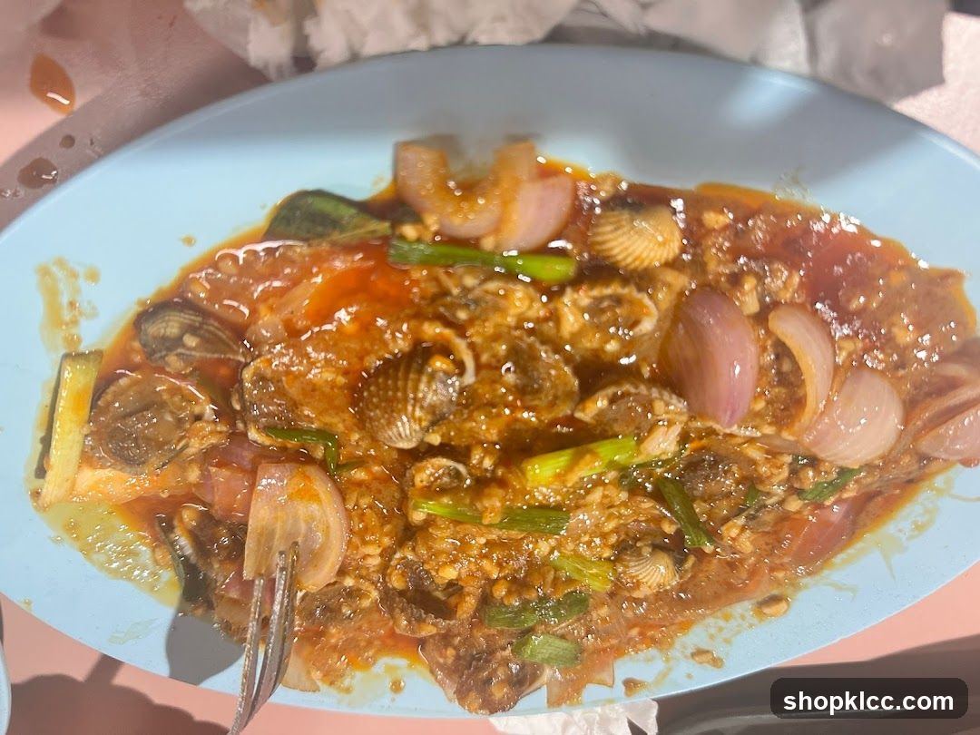 Stir-fried Clams with Onions and Scallions