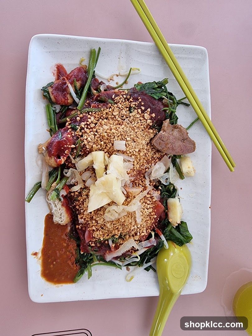 Salad with Peanuts and Sauce