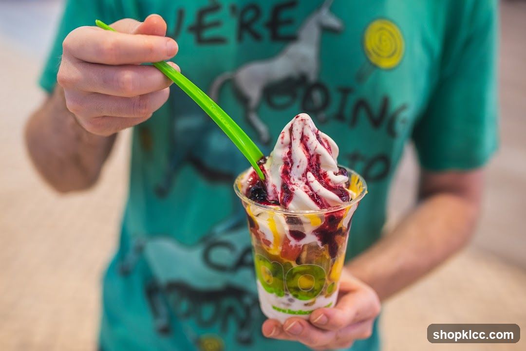 Frozen Yogurt with Toppings