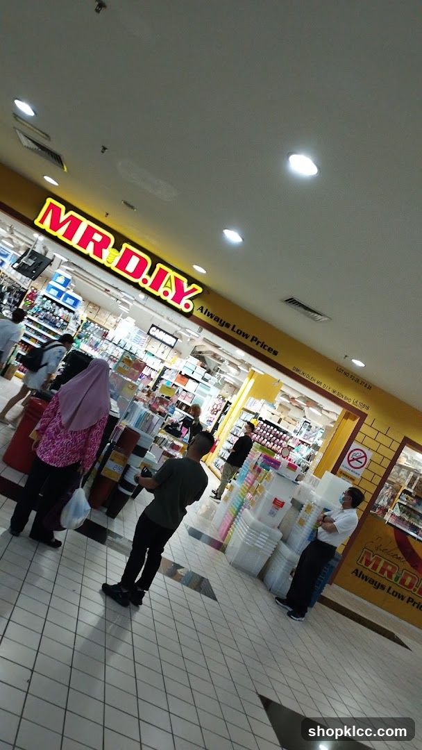 MR.D.I.Y. Store Interior