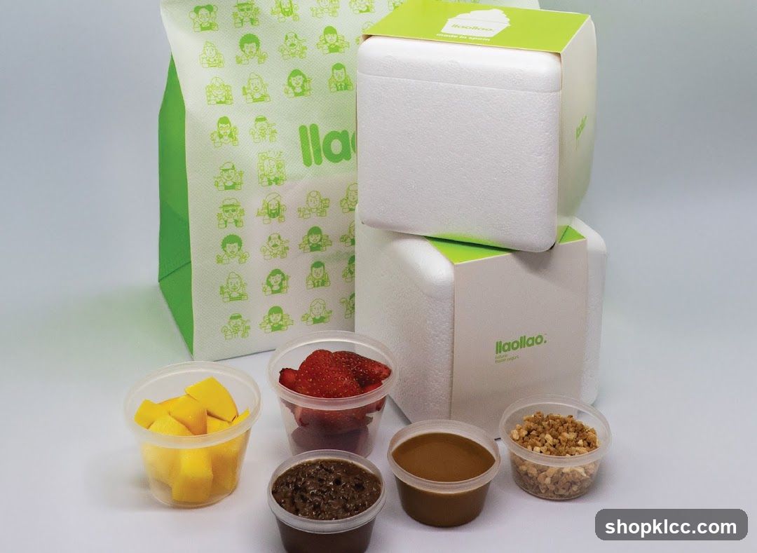 Llaollao Frozen Yogurt Toppings and Packaging