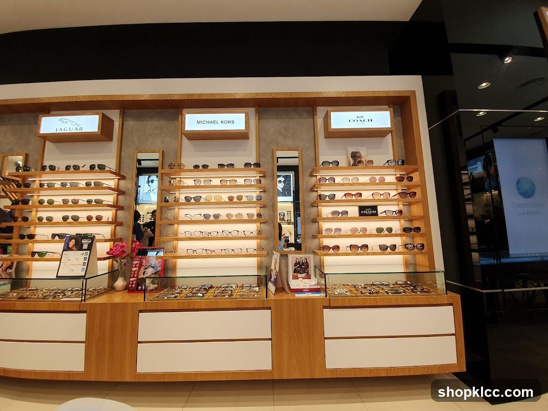 Eyewear Display