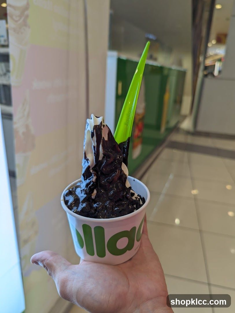 Frozen Yogurt with Chocolate Topping