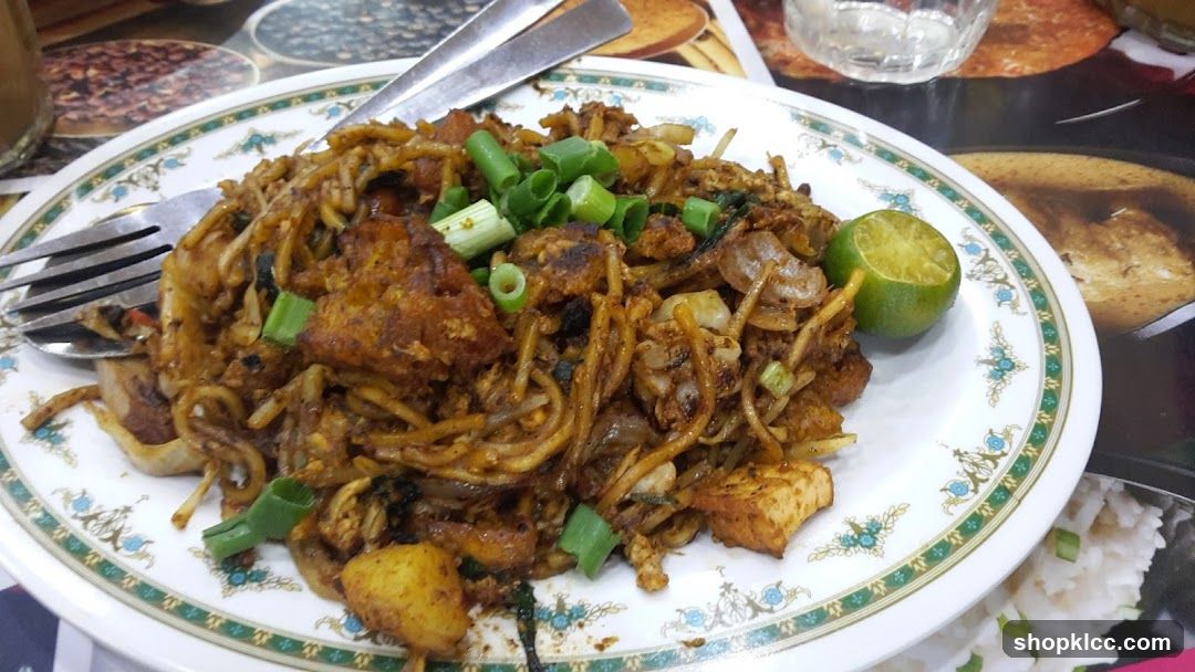Noodles with Fried Chicken and Lime