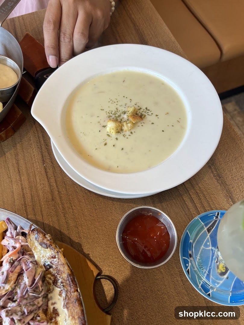 Creamy Soup with Croutons