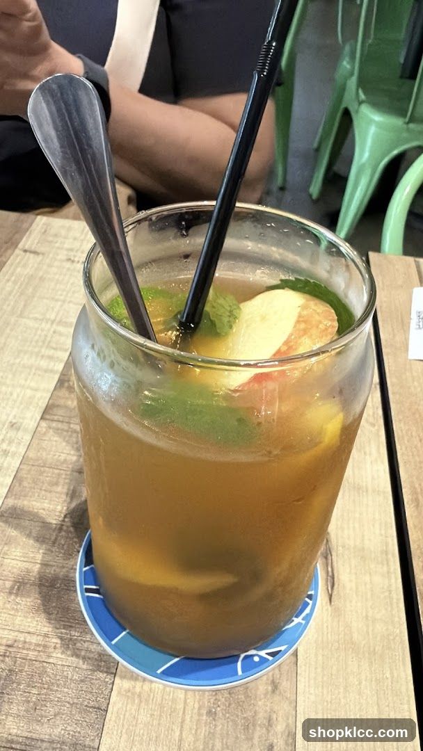 Iced Tea with Apple and Mint