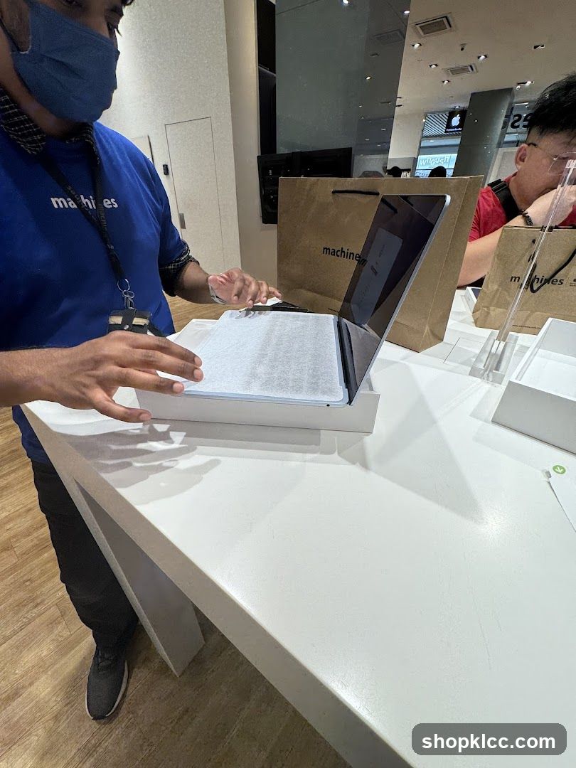 Apple Store Display