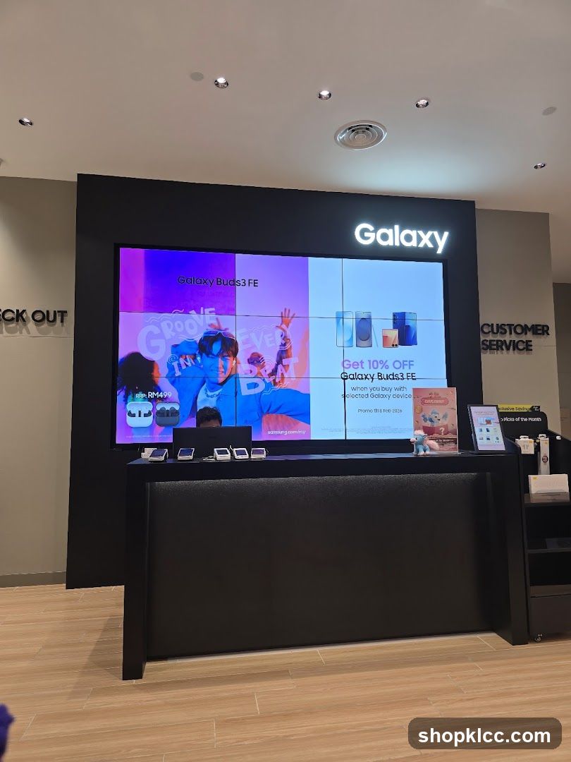 Galaxy Store Display