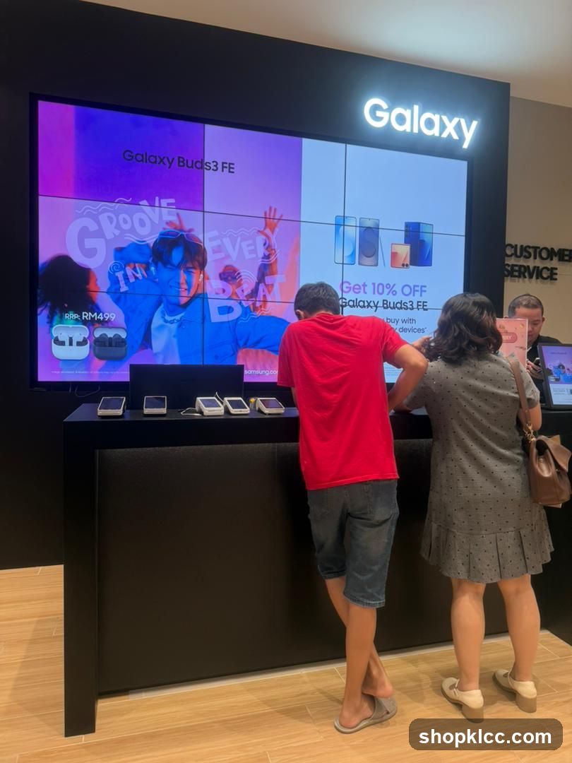 Samsung Galaxy Store Display