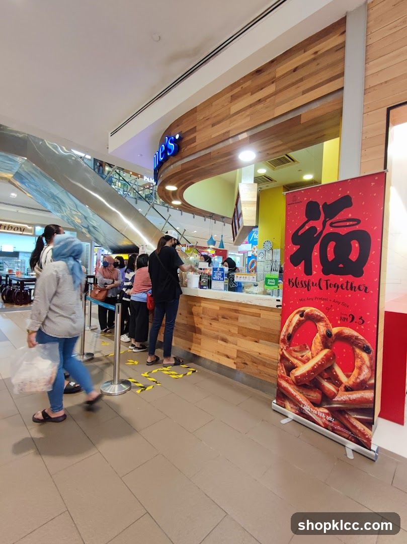 Auntie Anne's Pretzel Stand