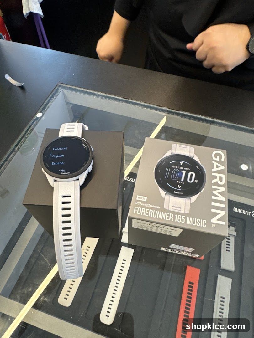 Garmin Forerunner 165 Music Smartwatch