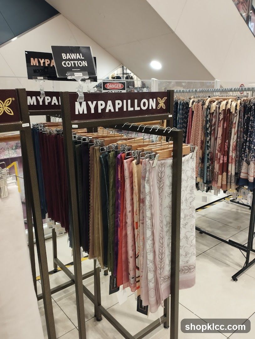 MYPAPILLON Scarves Display
