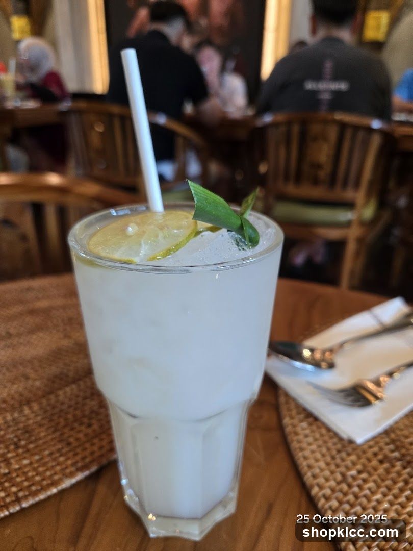 Beverage with Lemon and Garnish