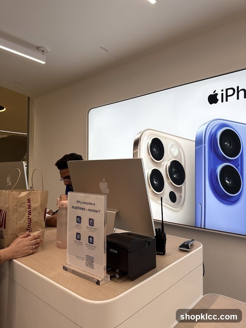 Apple Store Counter