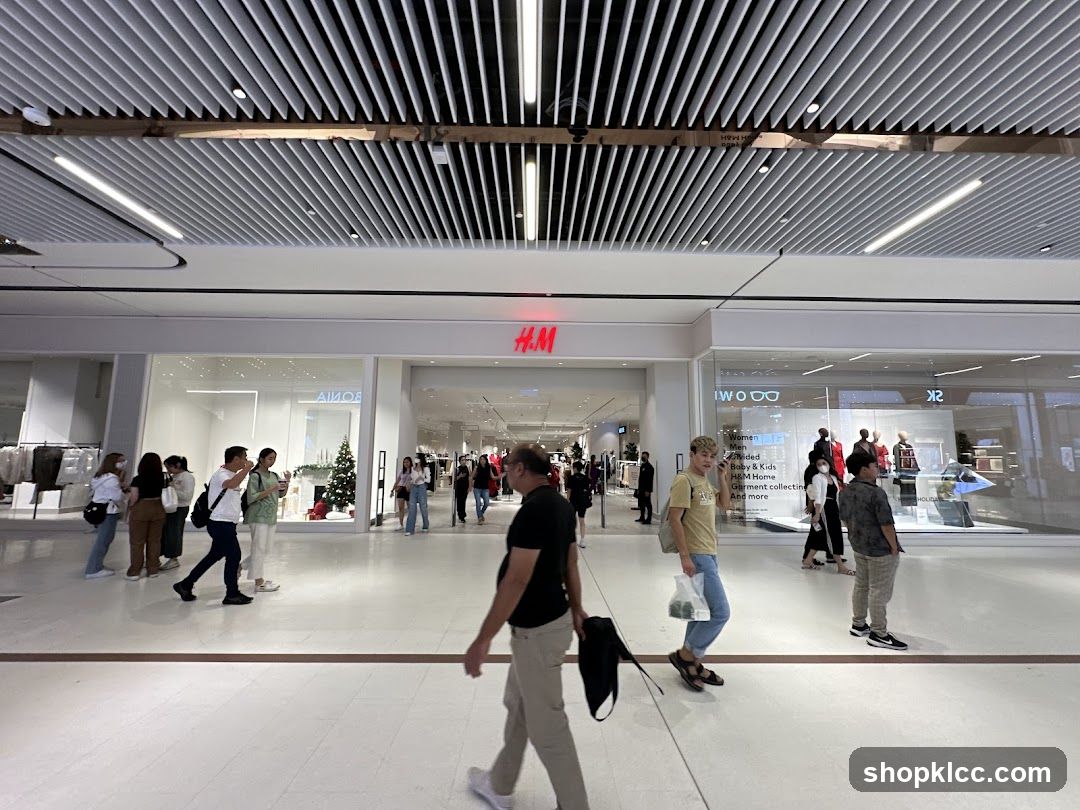 H&M Storefront