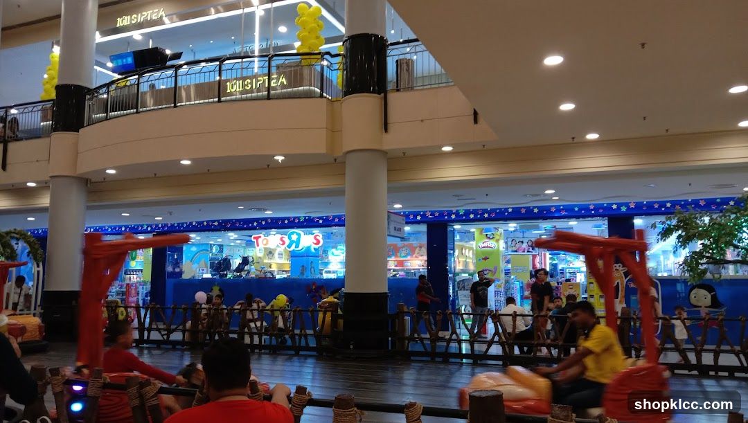 Indoor amusement area with toy store