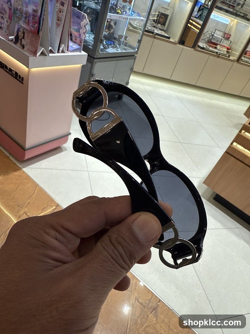 Sunglasses with keychain