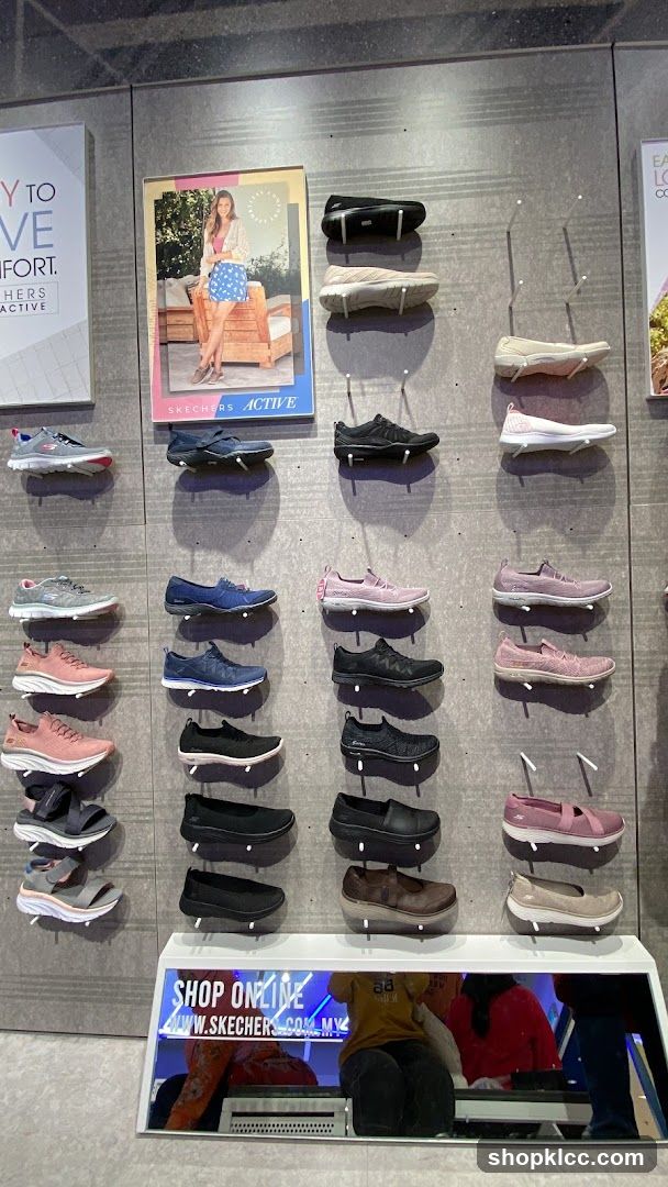 Skechers Shoe Display