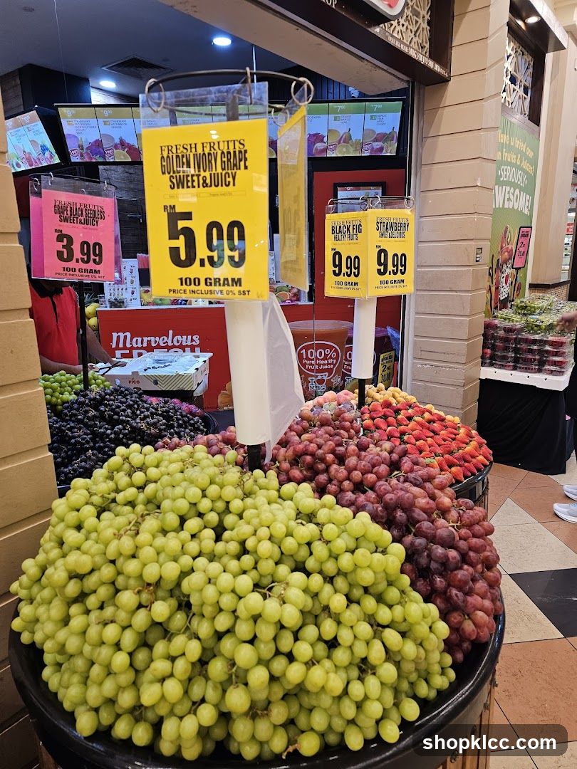 Fresh Fruits Display