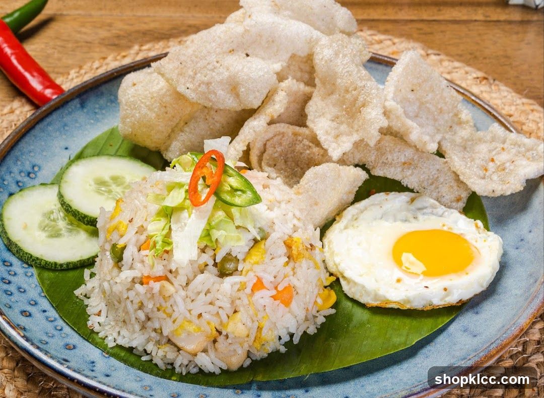 Fried Rice with Egg and Crackers