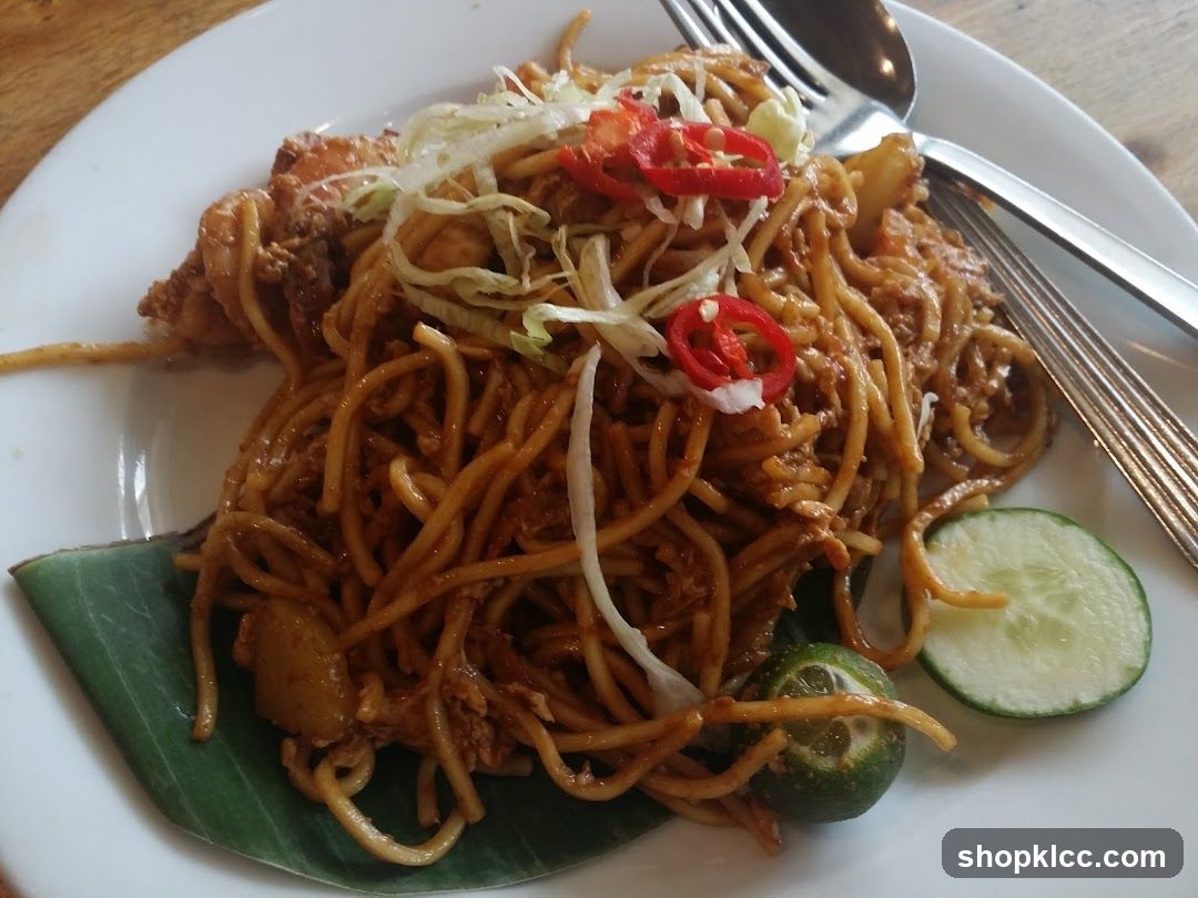 Noodles with Garnishes