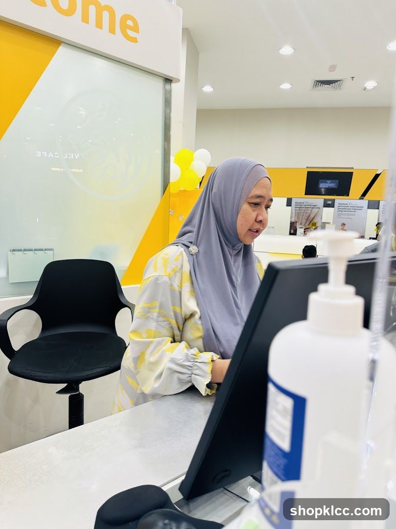 Customer Service Desk