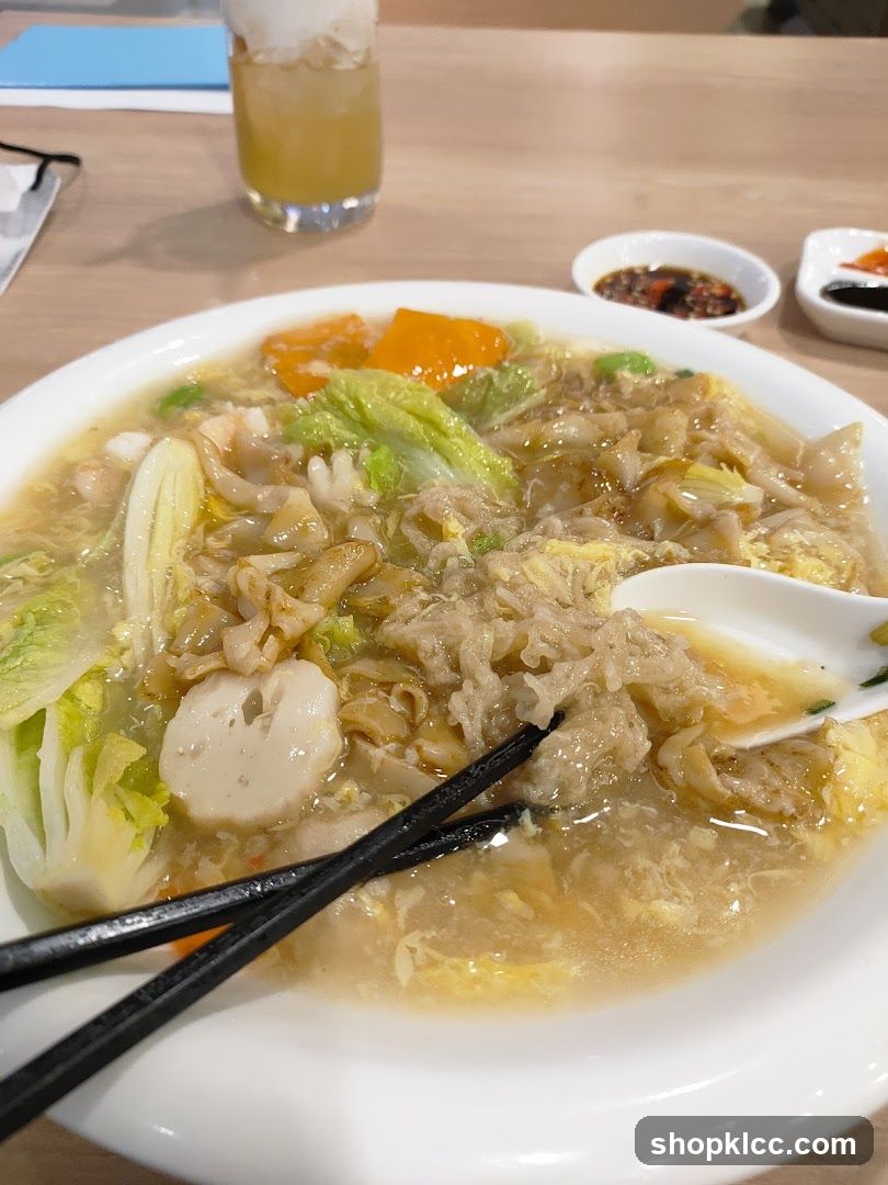 Noodles with Vegetables and Seafood