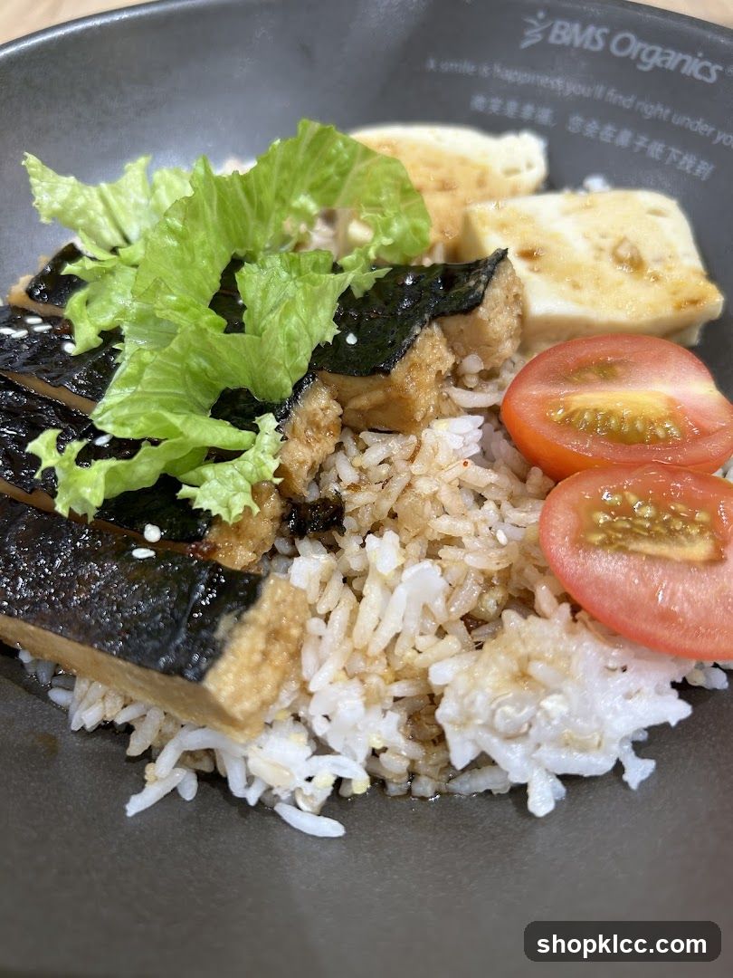 Rice bowl with tofu and seaweed