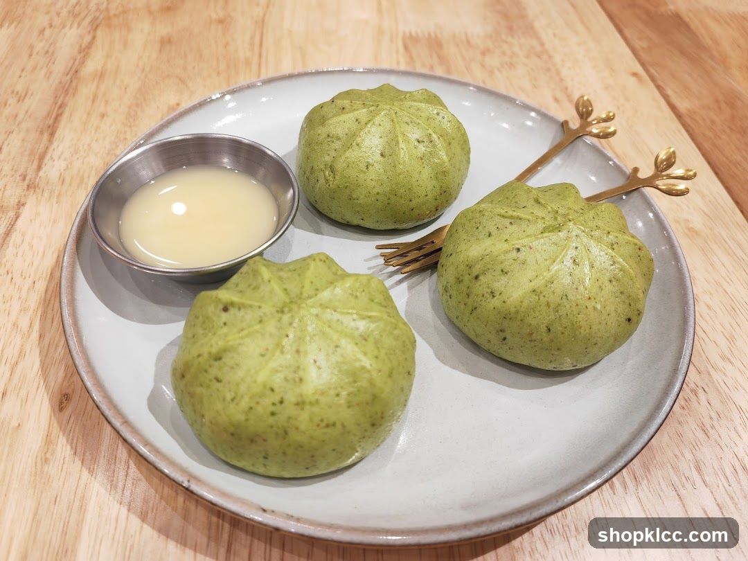 Green Buns with Dipping Sauce