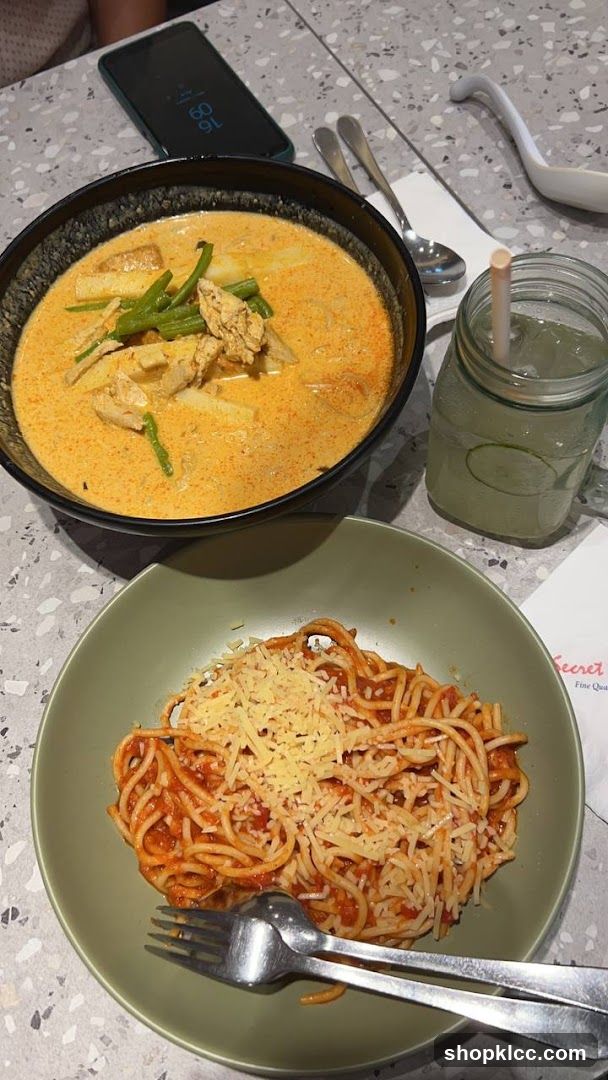 Spaghetti and Curry Noodles
