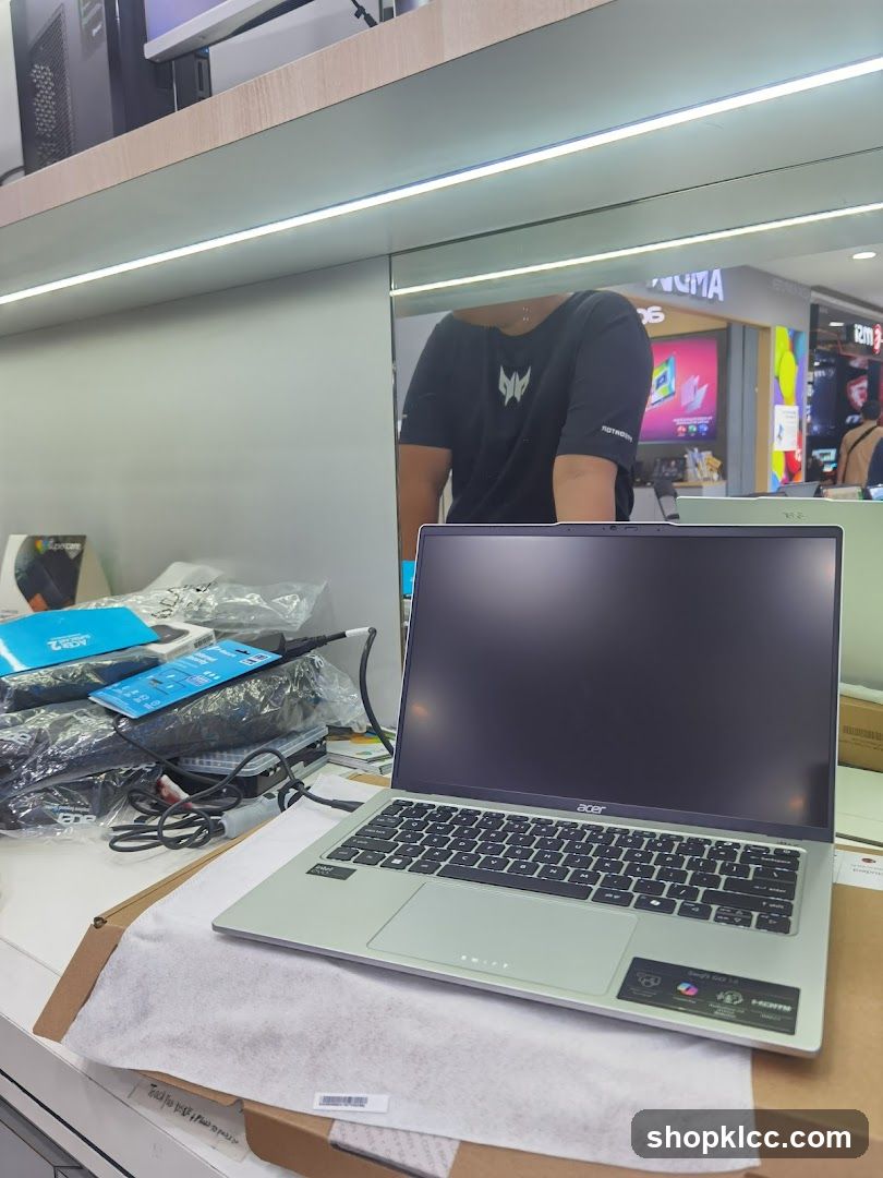 Acer Concept Store - SNS NETWORK @ Fly IT Solution