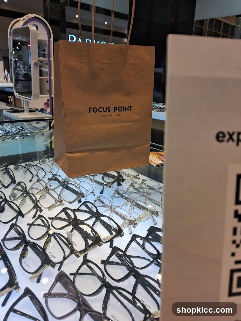 Eyeglasses Display