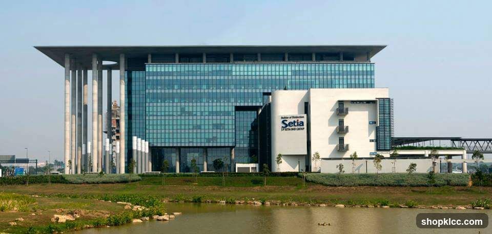 Modern Office Building with Water Feature