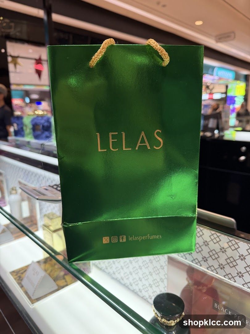 Green shopping bag with LELAS logo