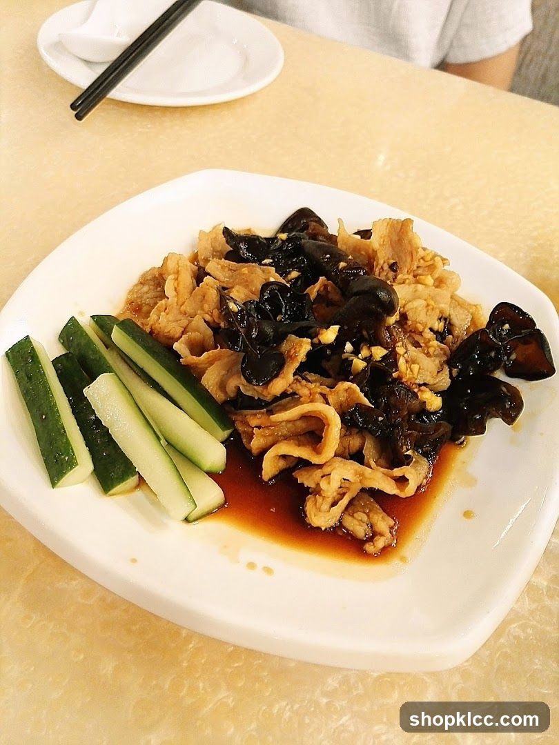Stir-fried Pork with Wood Ear Mushrooms and Cucumber Slices