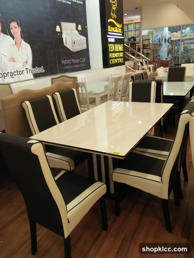 Dining Set Display
