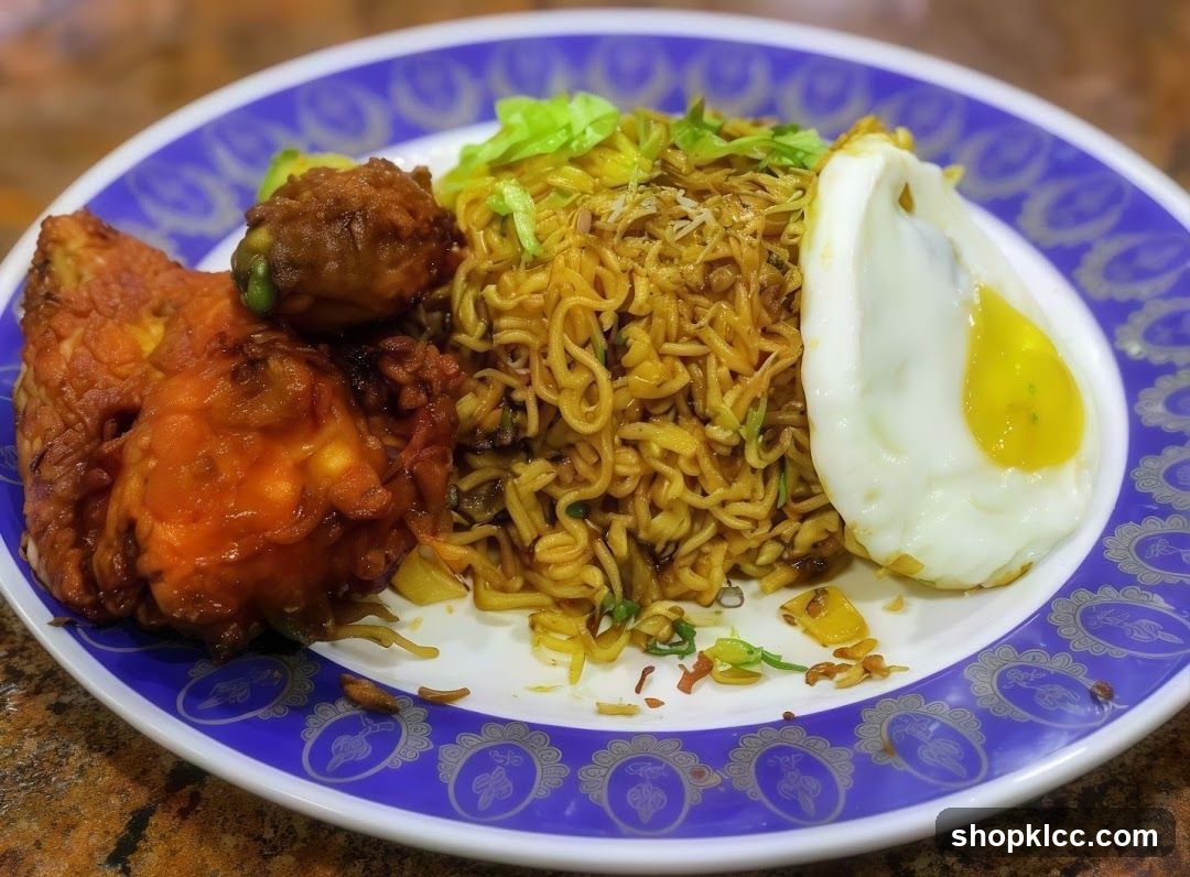 Noodles with Fried Chicken and Egg