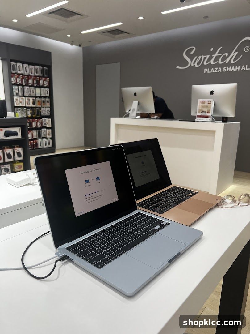 Apple Laptops on Display