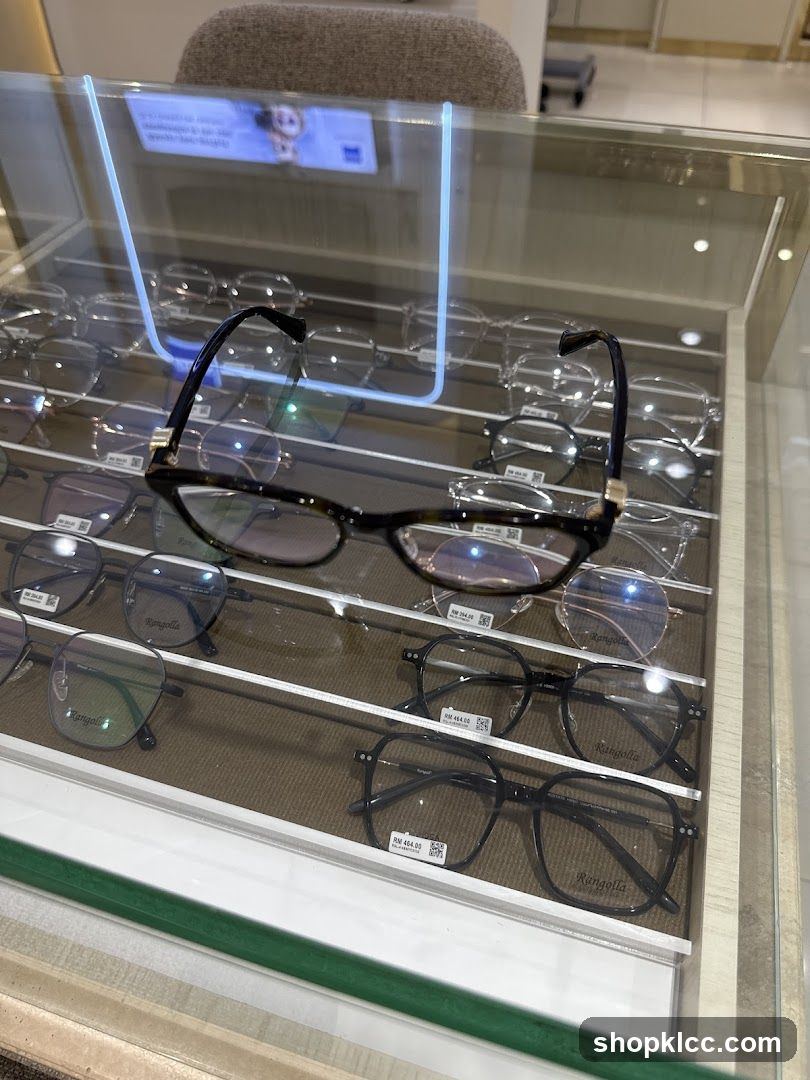 Eyeglasses Display