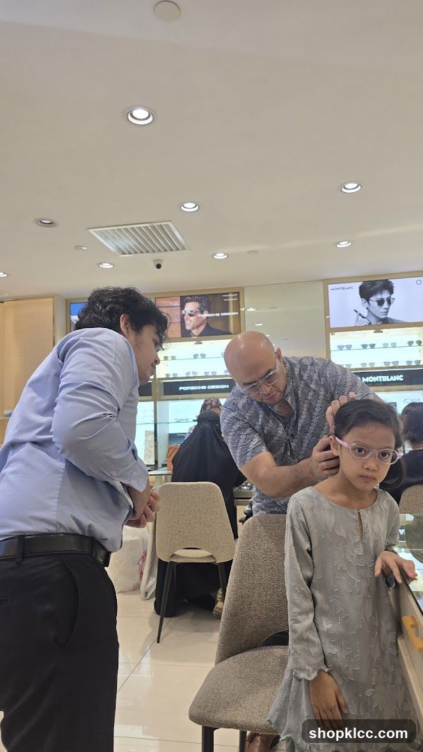 Optician's Store