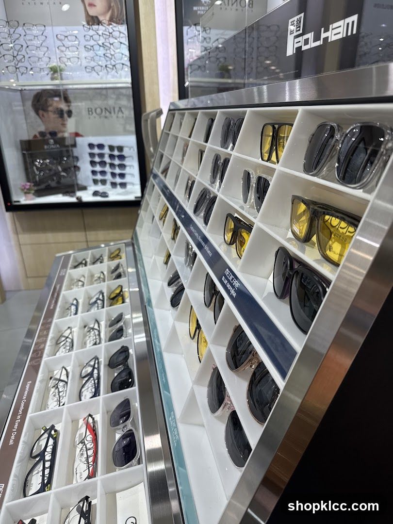 Eyewear Display