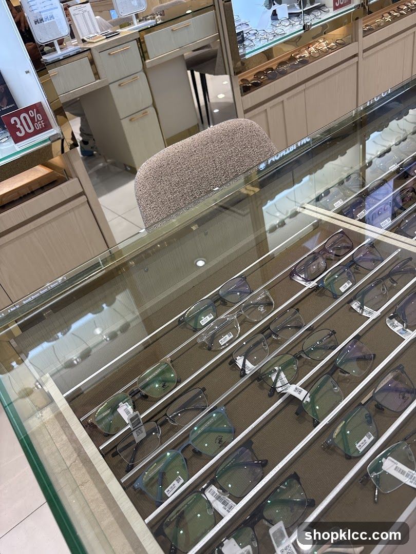 Eyeglasses Display