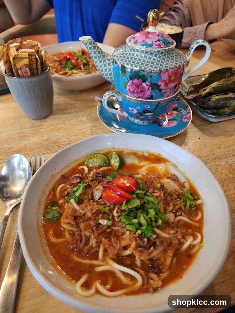Noodle Soup and Tea Set