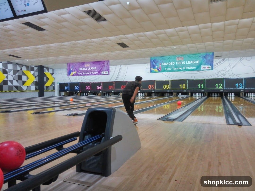 Bowling Alley with Leagues