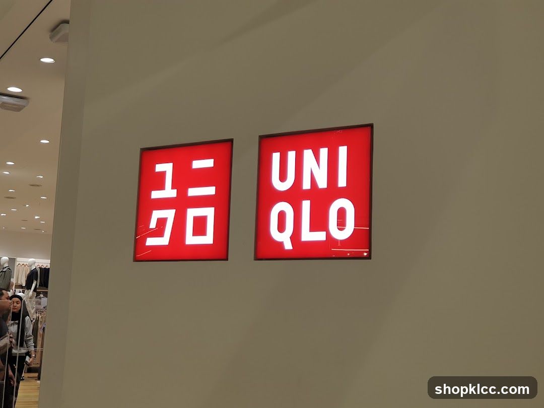 Uniqlo Signage
