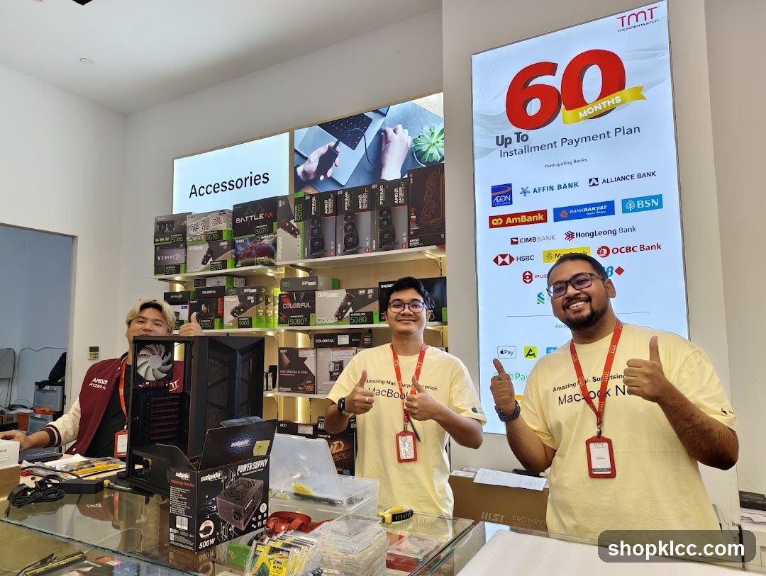 Computer Store Staff