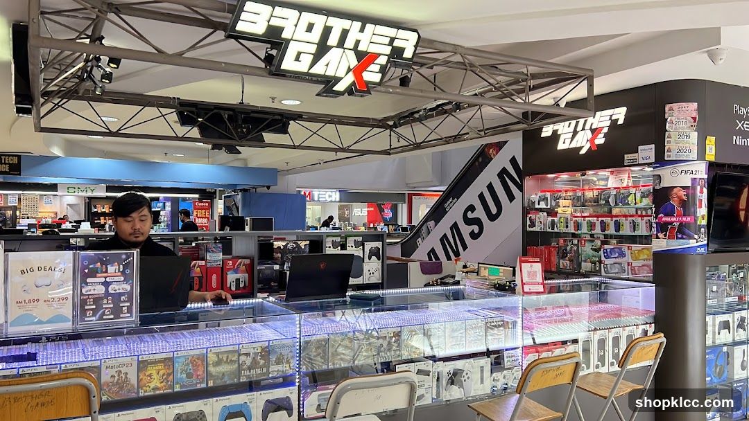 Electronics Store Display